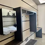 都耶庞蒂皇宫酒店 3*
